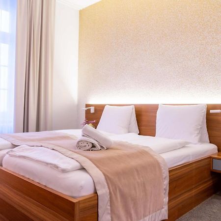 Hotel Engel Am Bahnhof เวเดนส์วิล ภายนอก รูปภาพ
