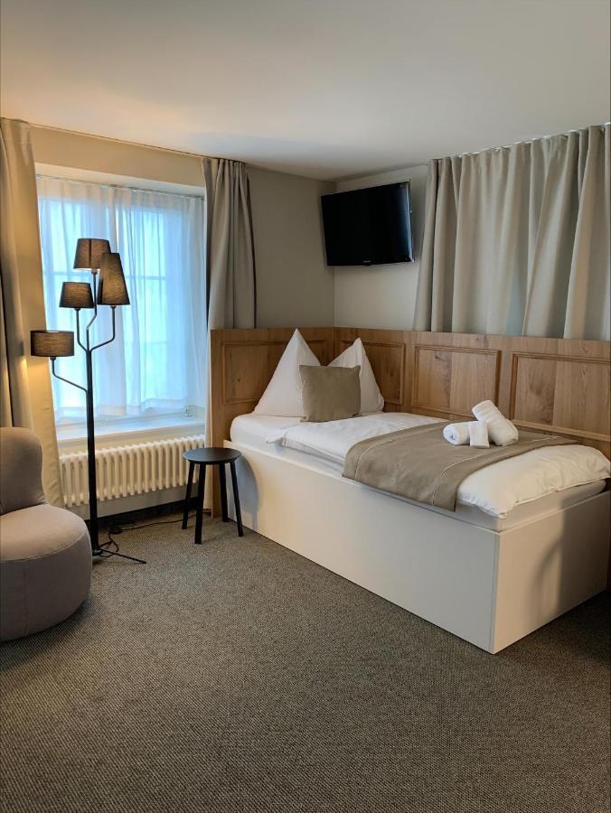 Hotel Engel Am Bahnhof เวเดนส์วิล ภายนอก รูปภาพ