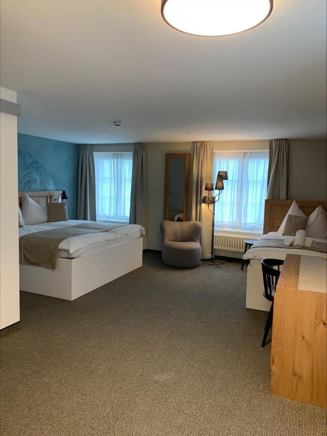 Hotel Engel Am Bahnhof เวเดนส์วิล ภายนอก รูปภาพ