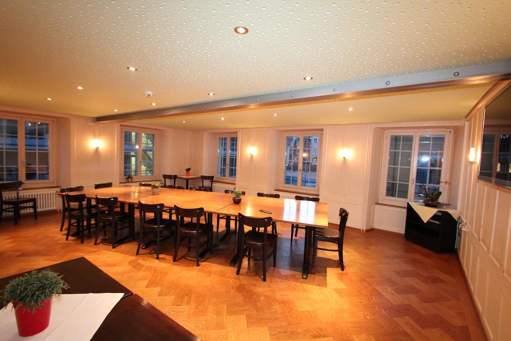 Hotel Engel Am Bahnhof เวเดนส์วิล ภายนอก รูปภาพ